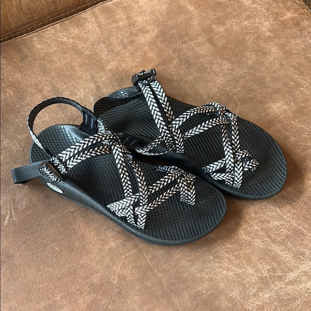 LIKE NEW Chacos Women’s 9